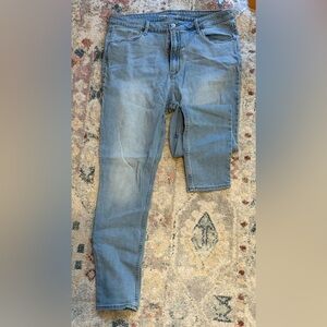 Never Worn Old Navy Women's Skinny Jeans